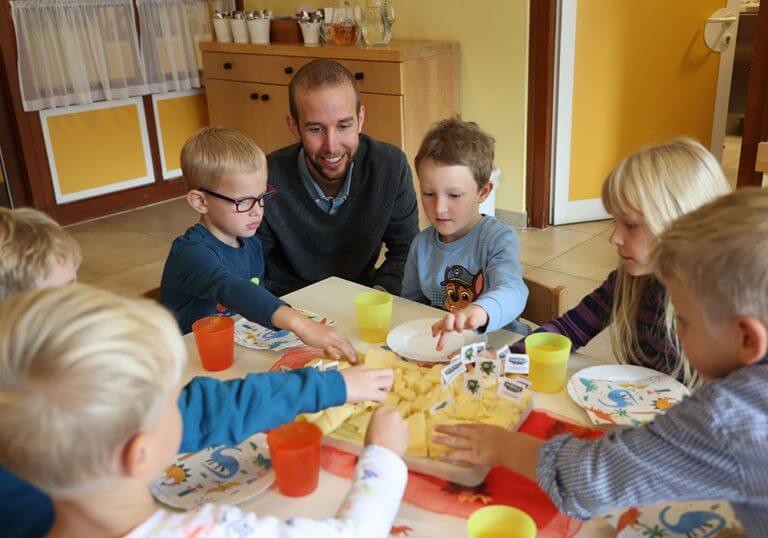 Gerrit Woerle und Kinder der Spürnasenecke - Gebrüder Woerle