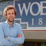 Gerrit Woerle vor Käserei Woerle Henndorf