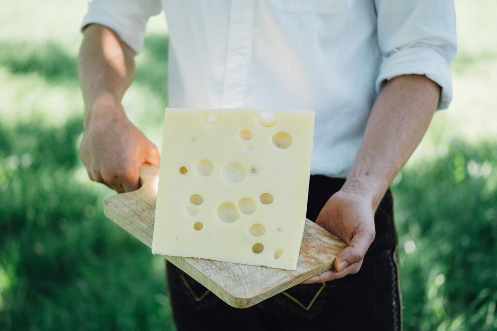 Käse-serviert-Käserei-Woerle