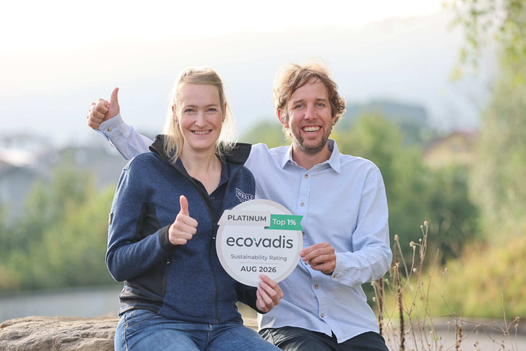 Käserei Woerle Henndorf Im Bild Diana Reuter Gerrit Woerle und mit der "ecovadis" Auszeichnung. Foto: Franz Neumayr 28.8.2026